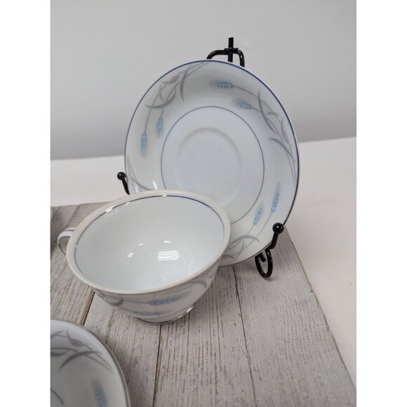 Vintage Valmont Royal Wheat Platinum Trim Set of 4 Saucers Teapcups - Picture 4 of 8